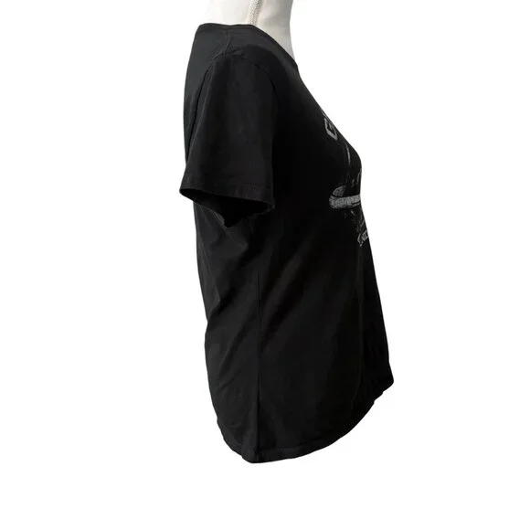 Green Day Oakland CA Graphic T-Shirt Medium Ladies Crew Neck Black Short Sleeve - Picture 4 of 9